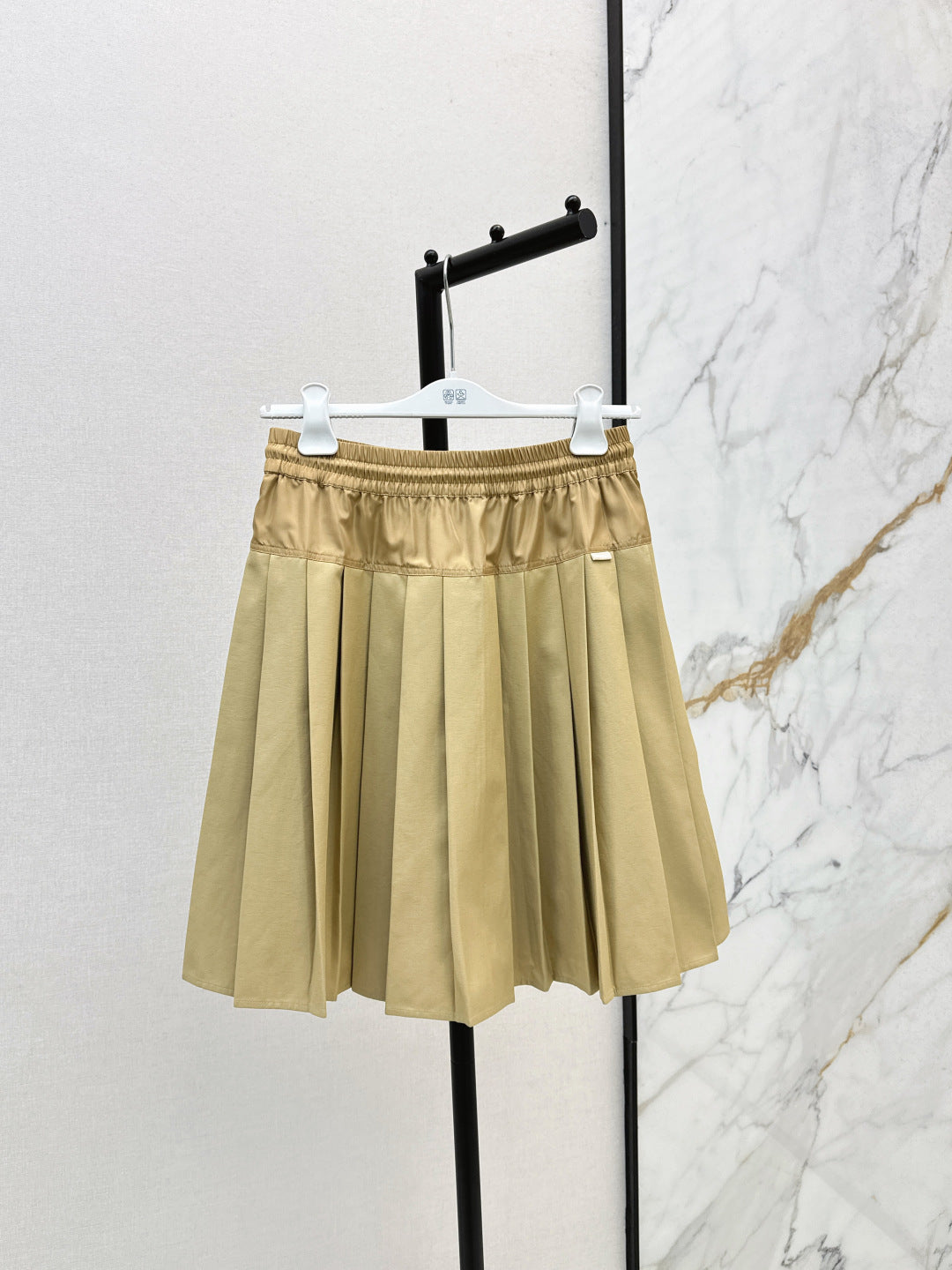 Monc New pleated skirt