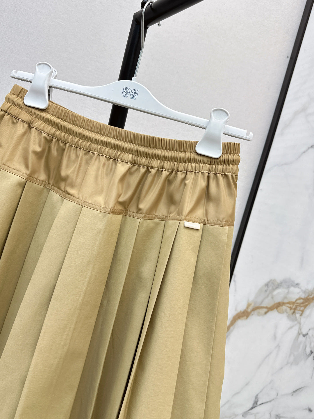 Monc New pleated skirt