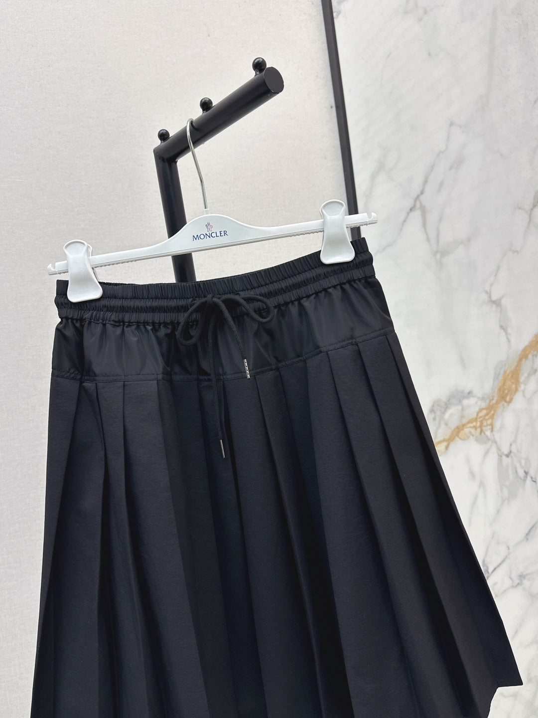 Monc New pleated skirt