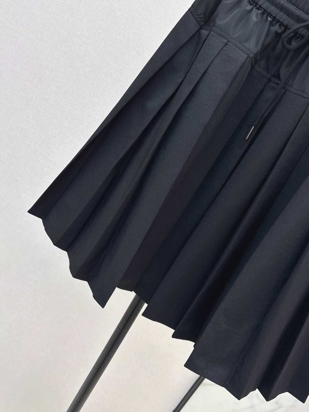 Monc New pleated skirt