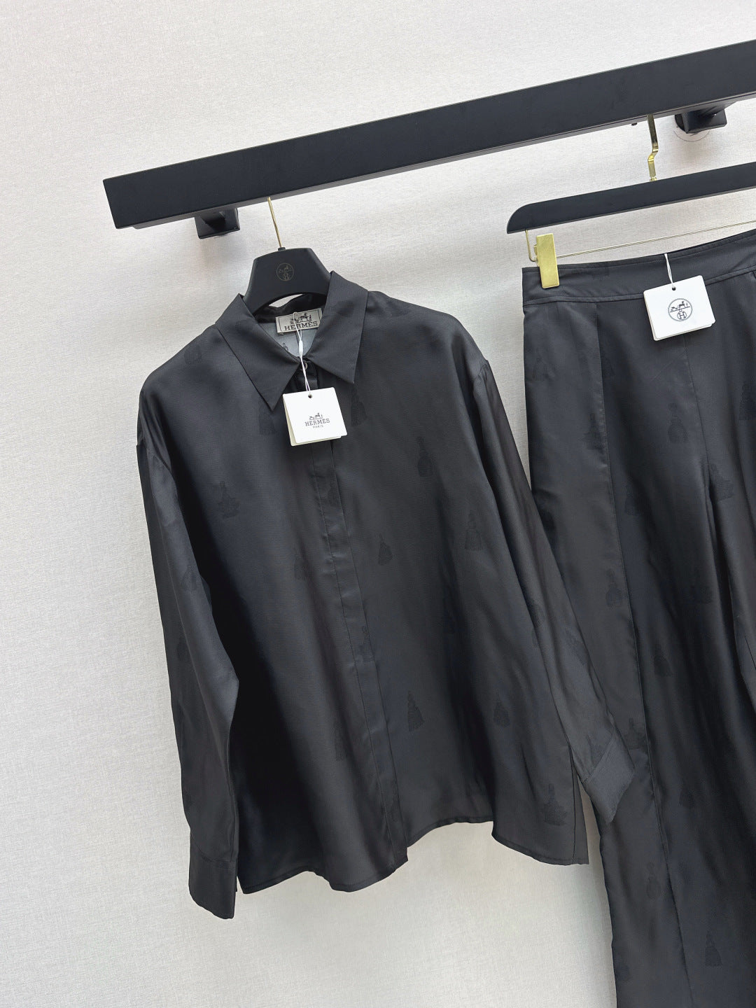 Herm New printed silk shirt