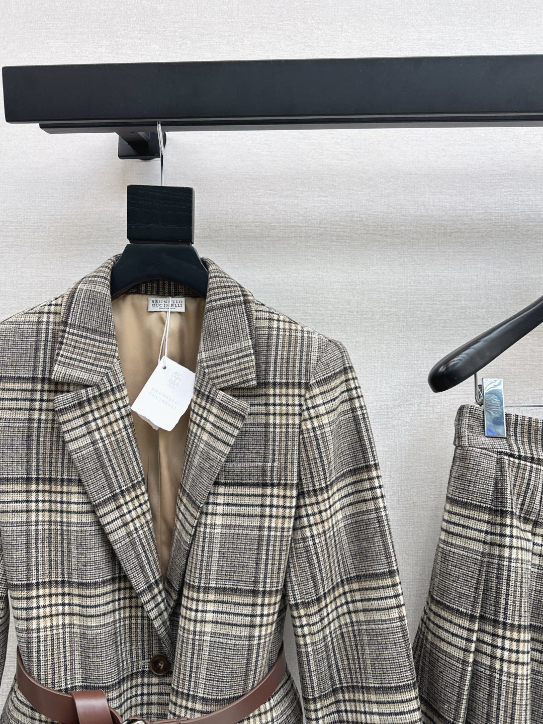 Brune New plaid suit