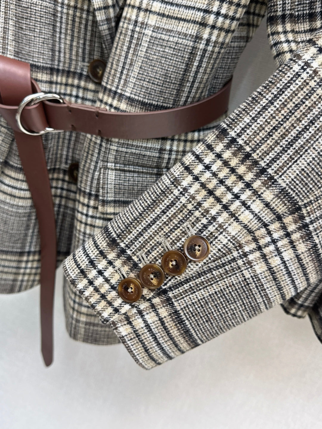 Brune New plaid suit