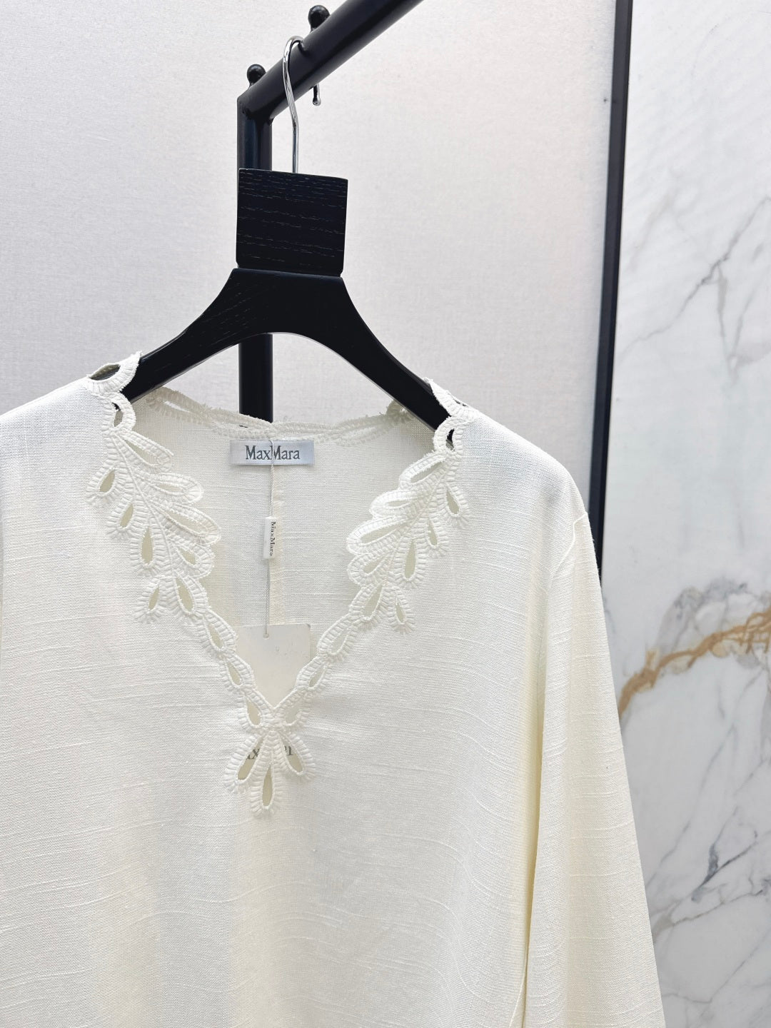 Max New embroidery suit