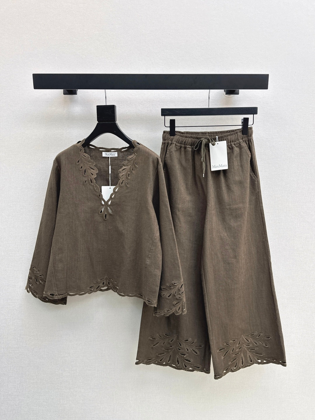 Max New embroidery suit