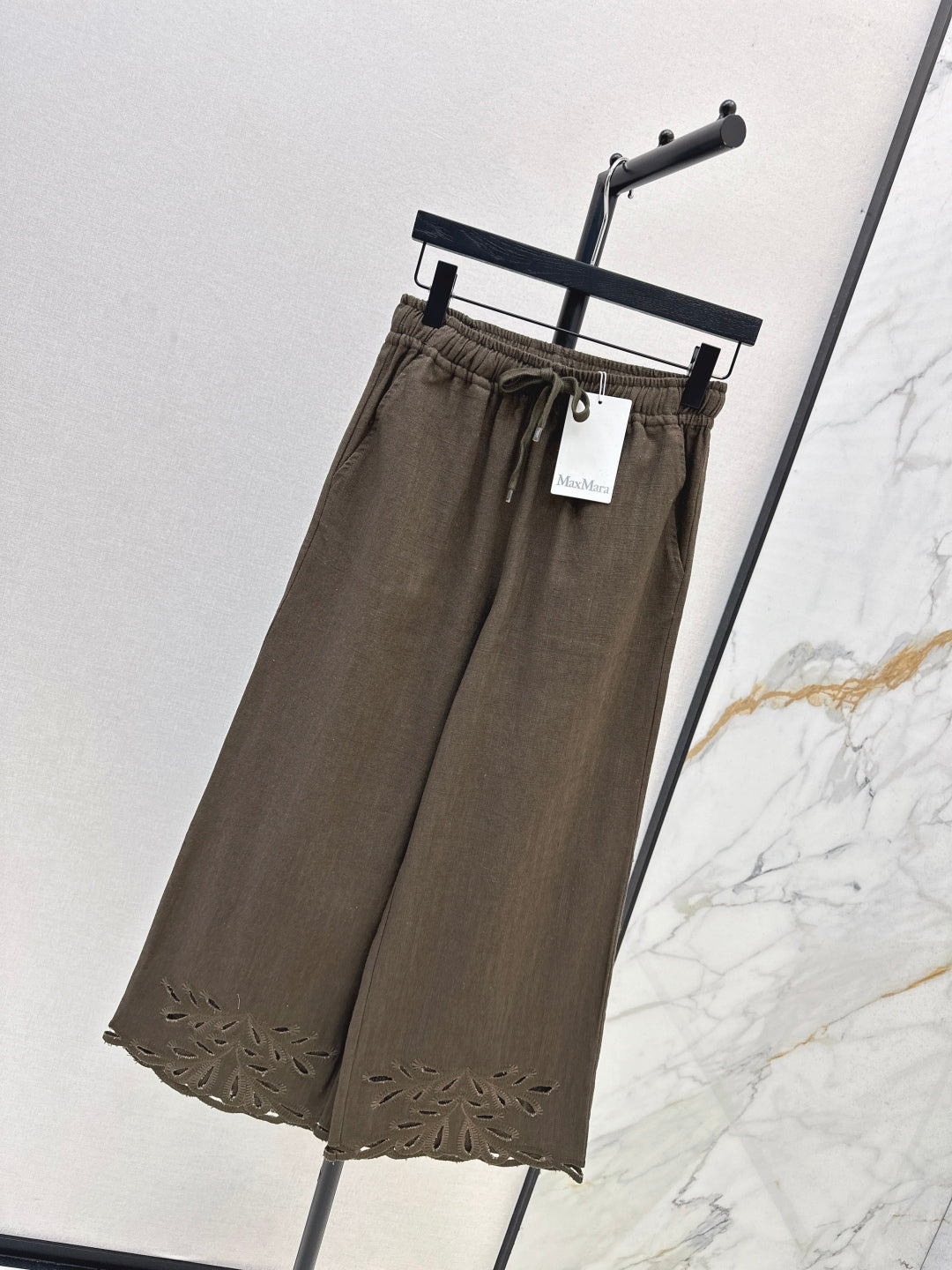 Max New embroidery suit