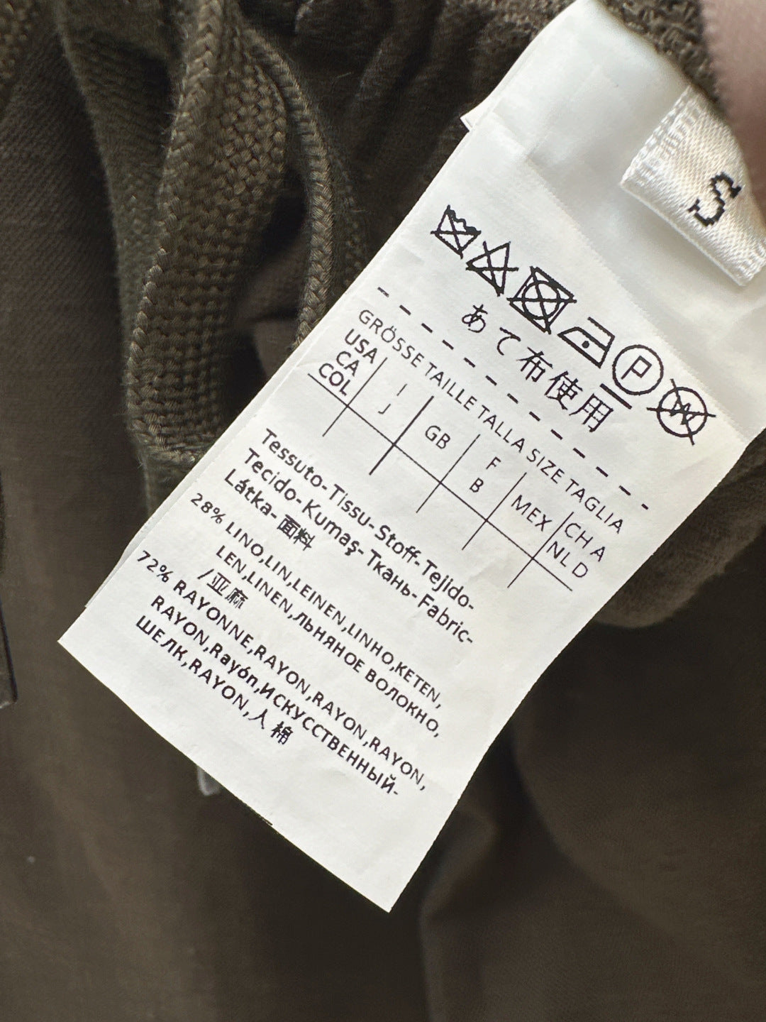 Max New embroidery suit