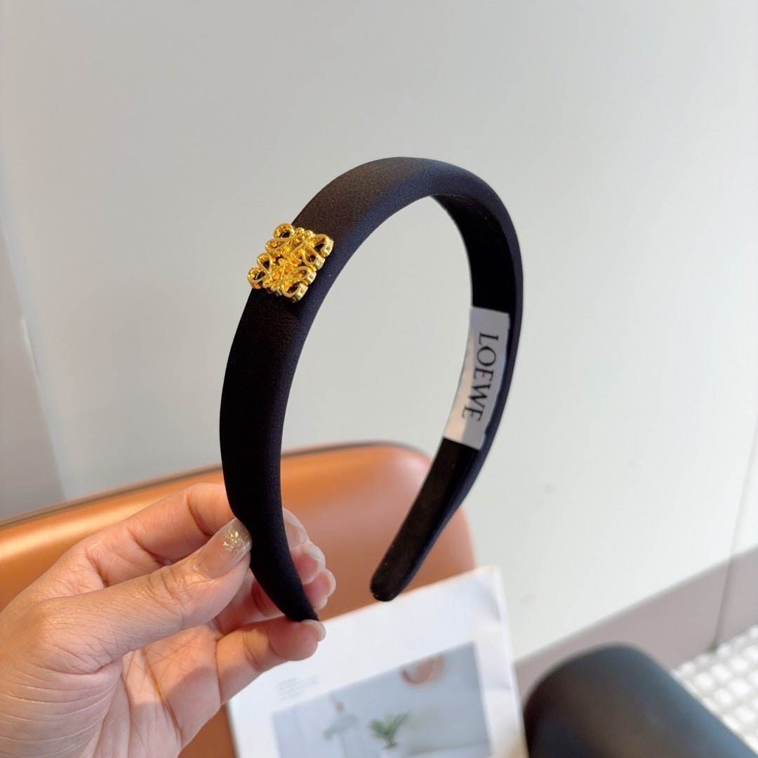 Loe's hot new sponge headband