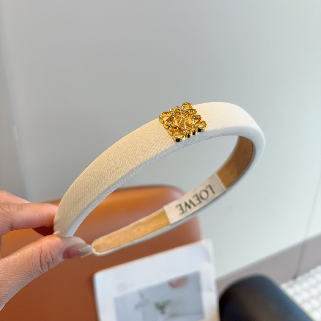 Loe's hot new sponge headband