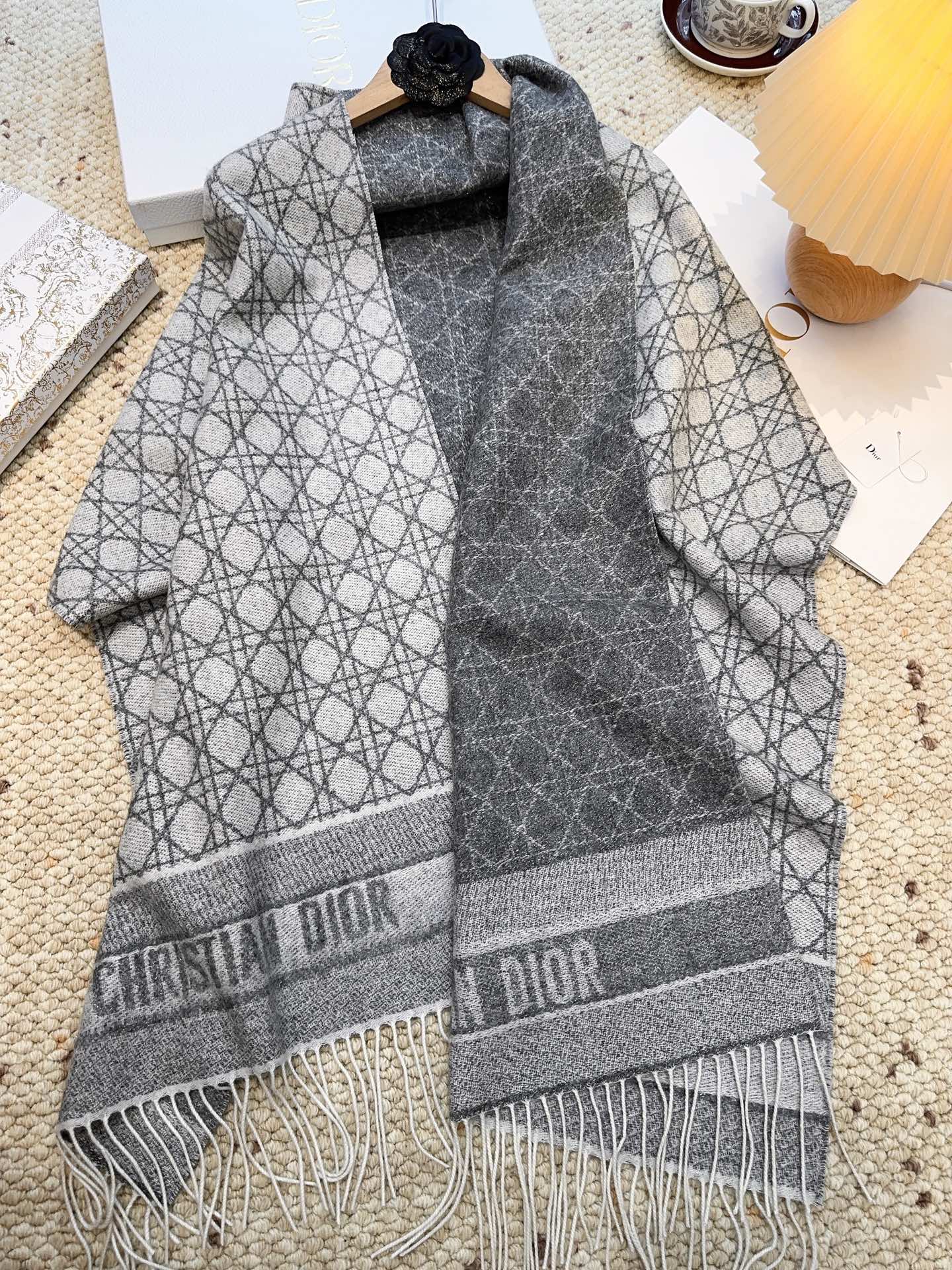 CD New style 100% cashmere scarf with cannage pattern