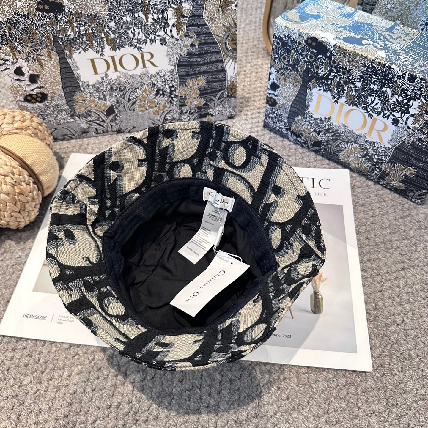 CD classic aged bucket hat