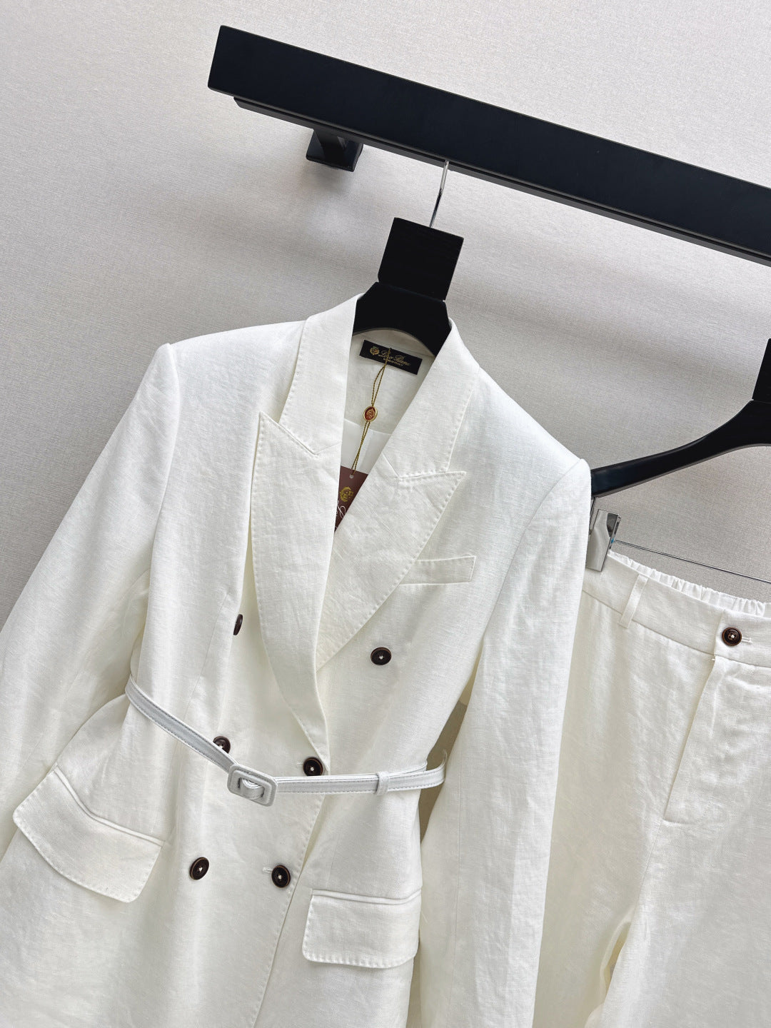 Loro New linen suit