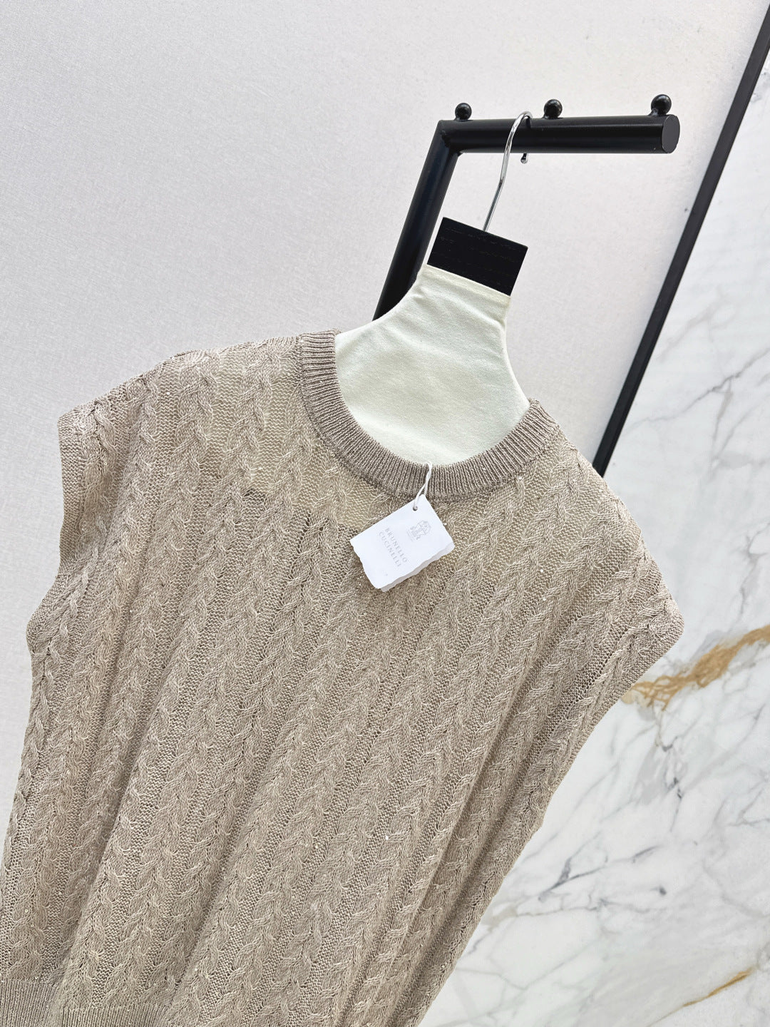 Brune New linen vest