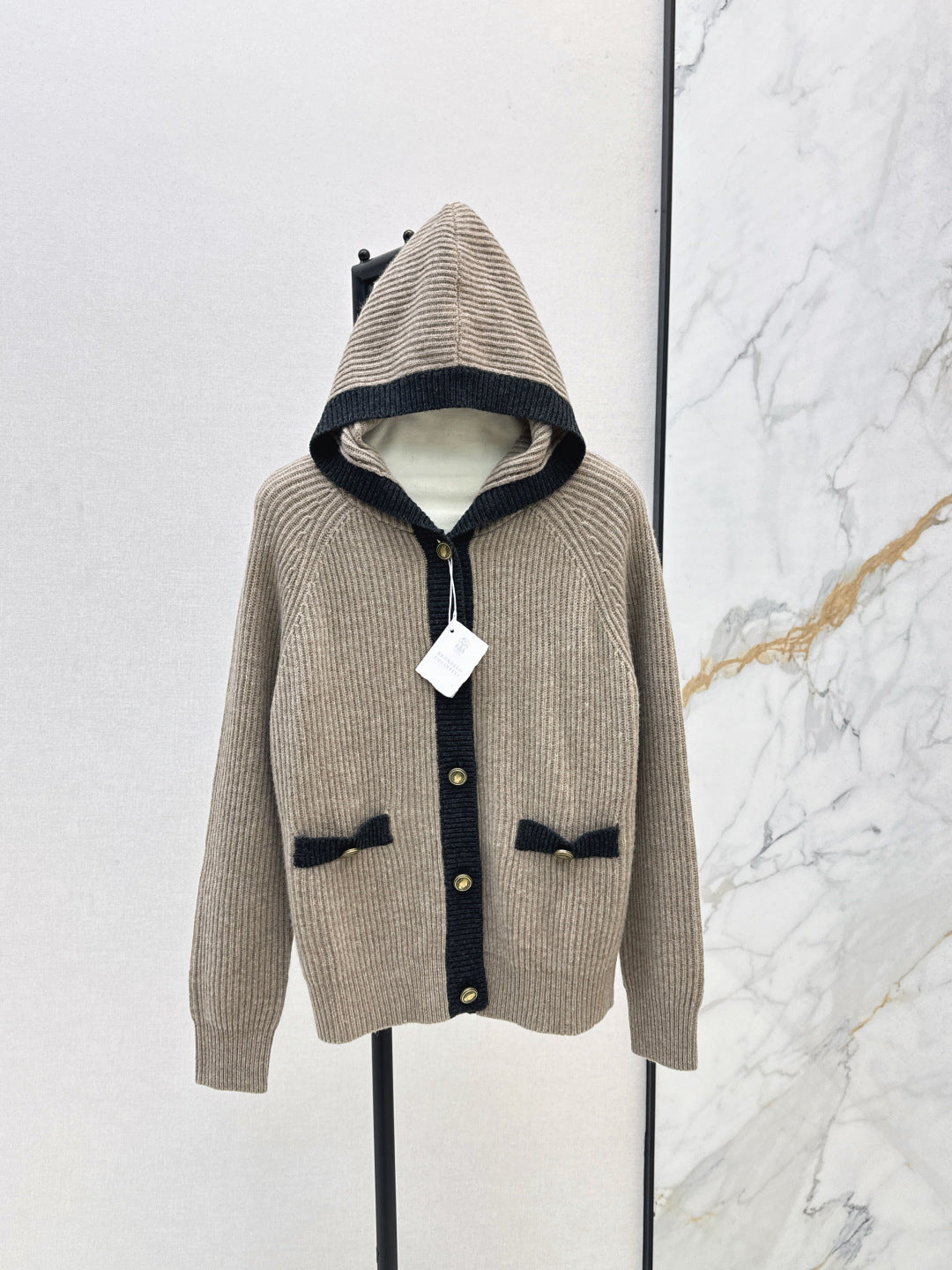 Brune  New hooded jacket