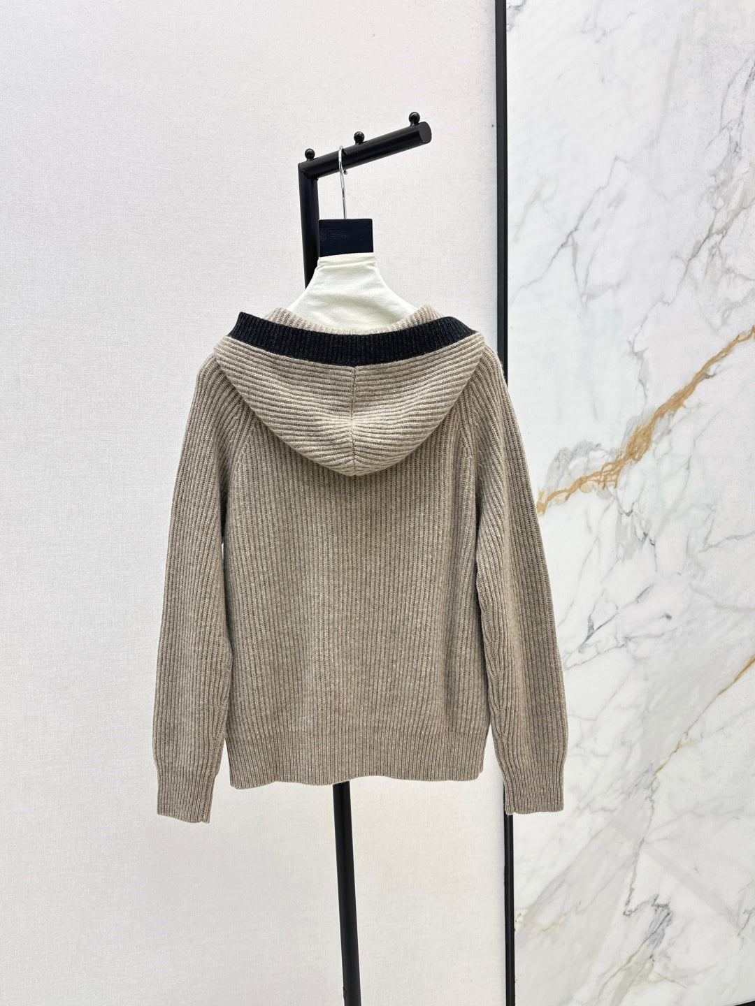 Brune  New hooded jacket