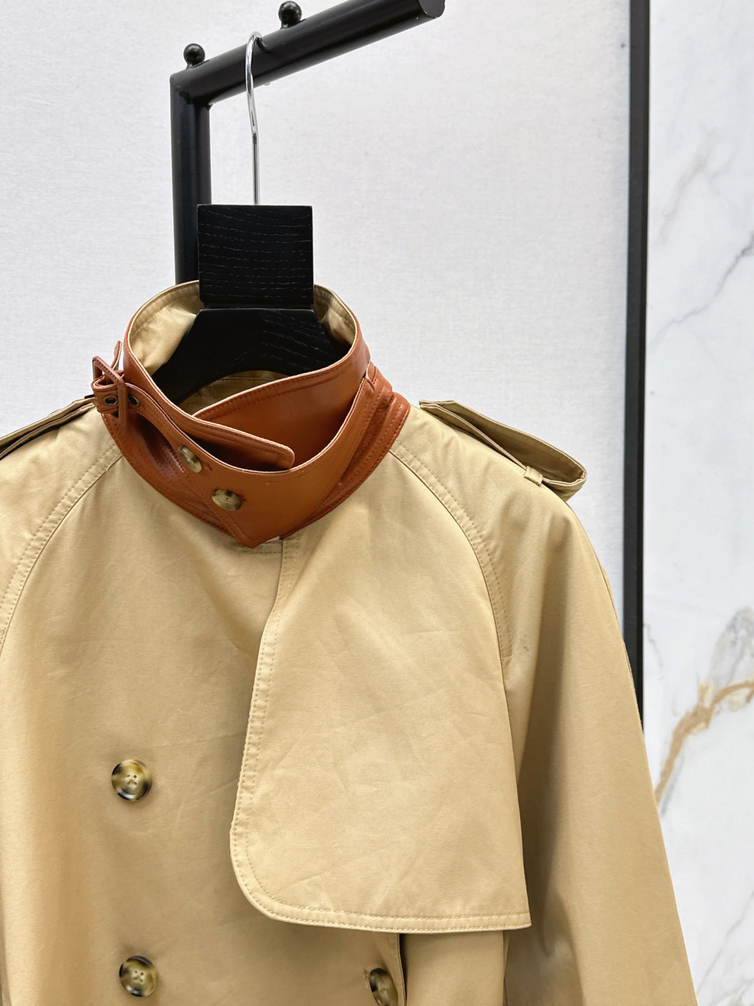 Chl New color-block trench coat