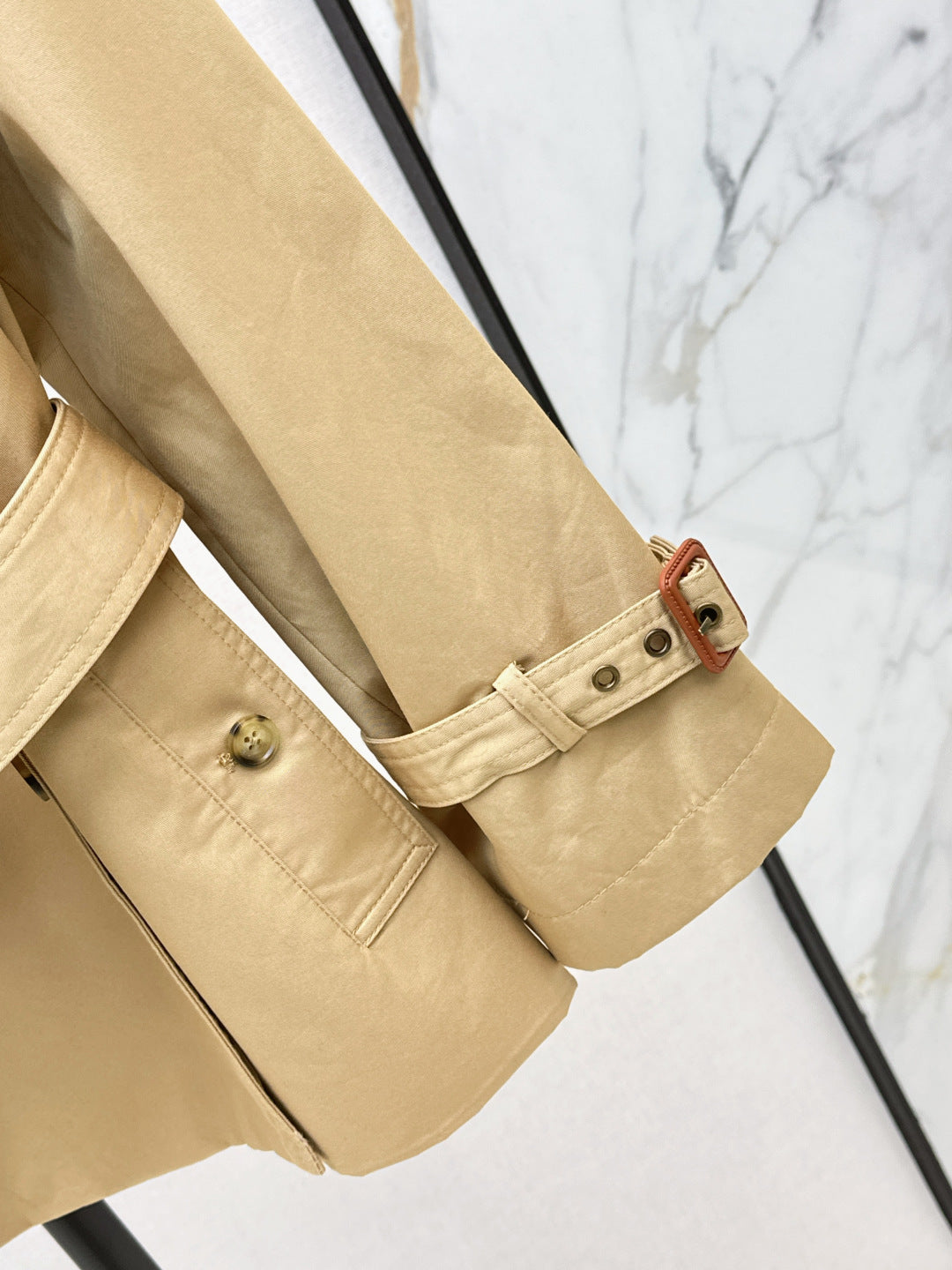 Chl New color-block trench coat