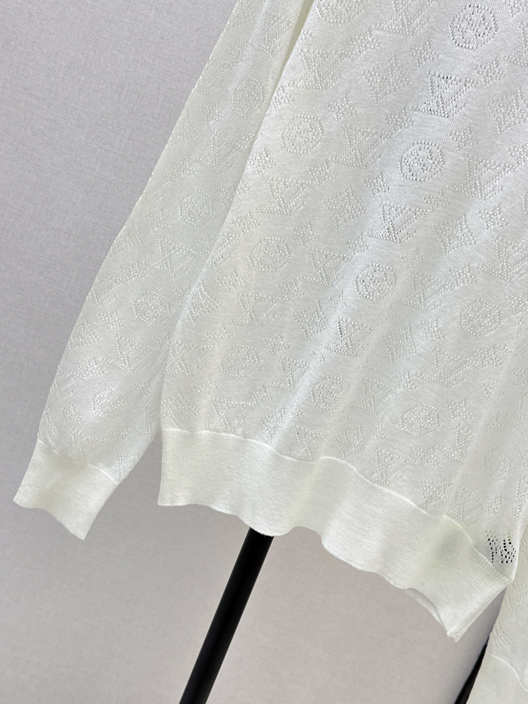 Louis New  knitted sweater