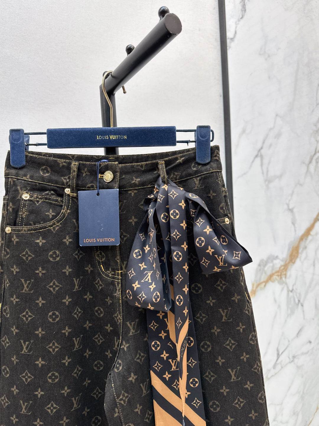 Louis New silk scarf jeans