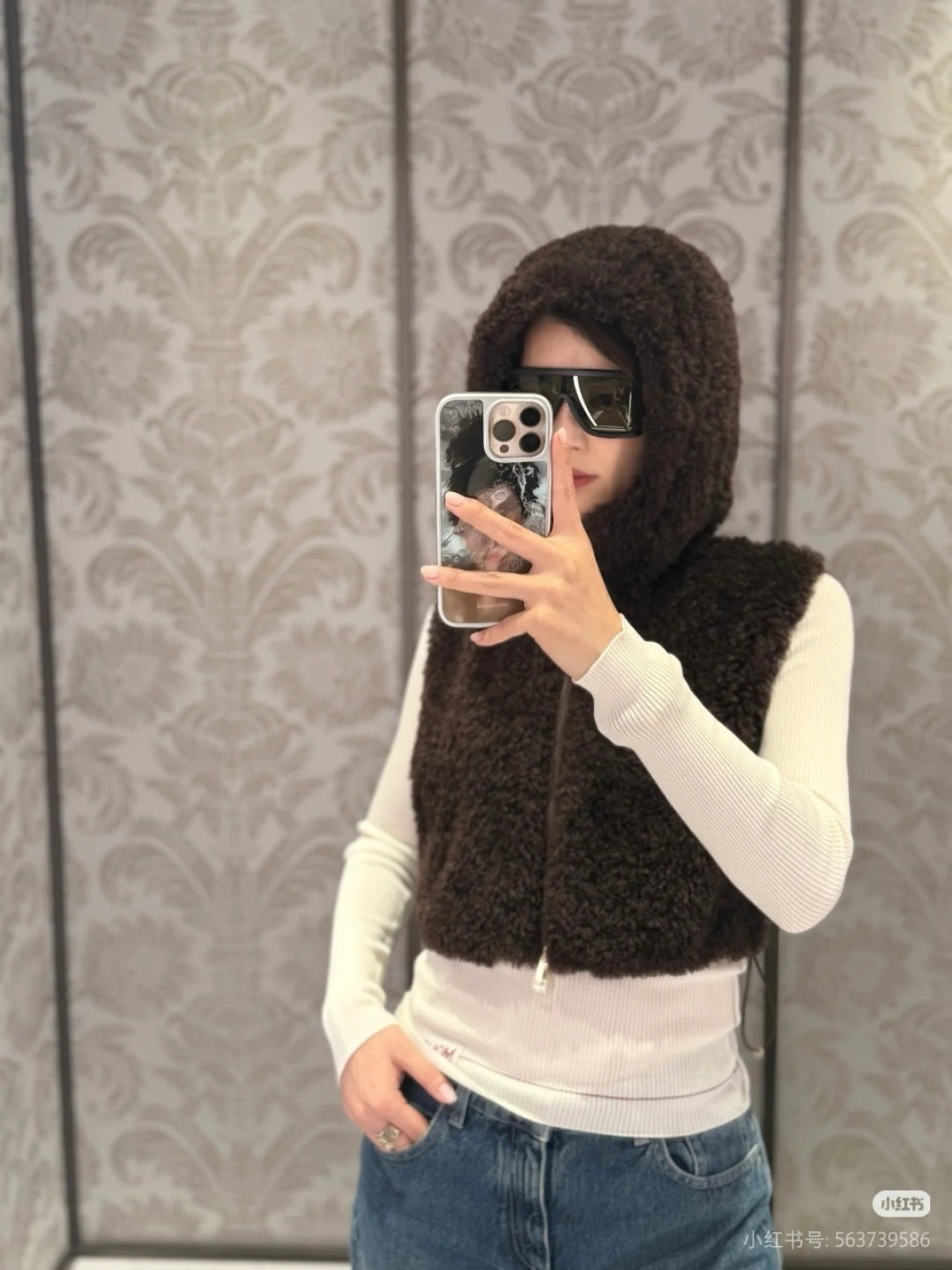 Monc New hooded down vest