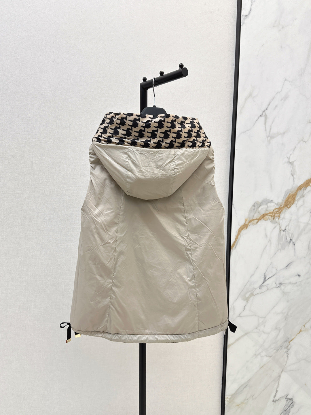 Max NEW Hooded vest jacket