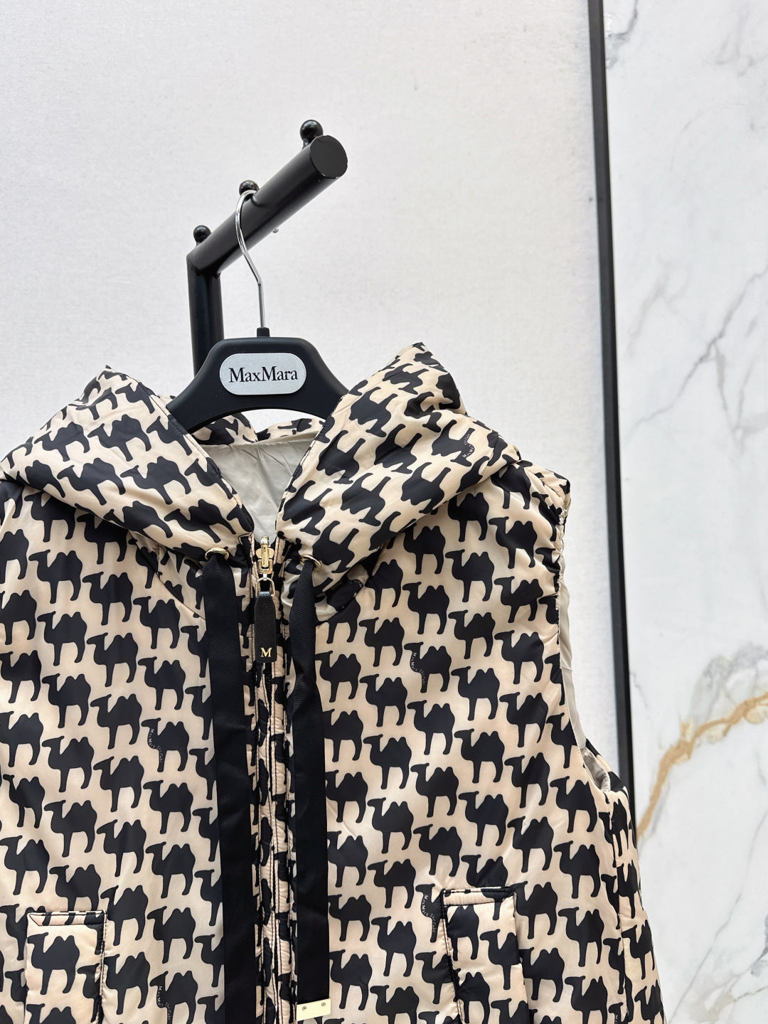 Max NEW Hooded vest jacket