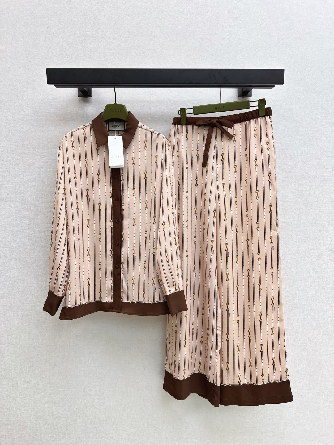 Guc NEW Printed suit