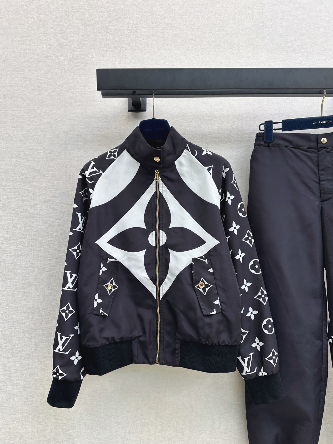 Louis NEW presbyopia casual suit