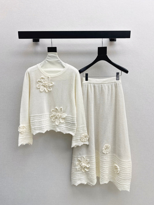 Va1en NEW knitted suit