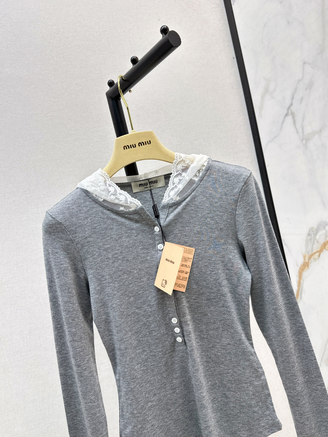 Miu NEW Hooded bottoming shirt