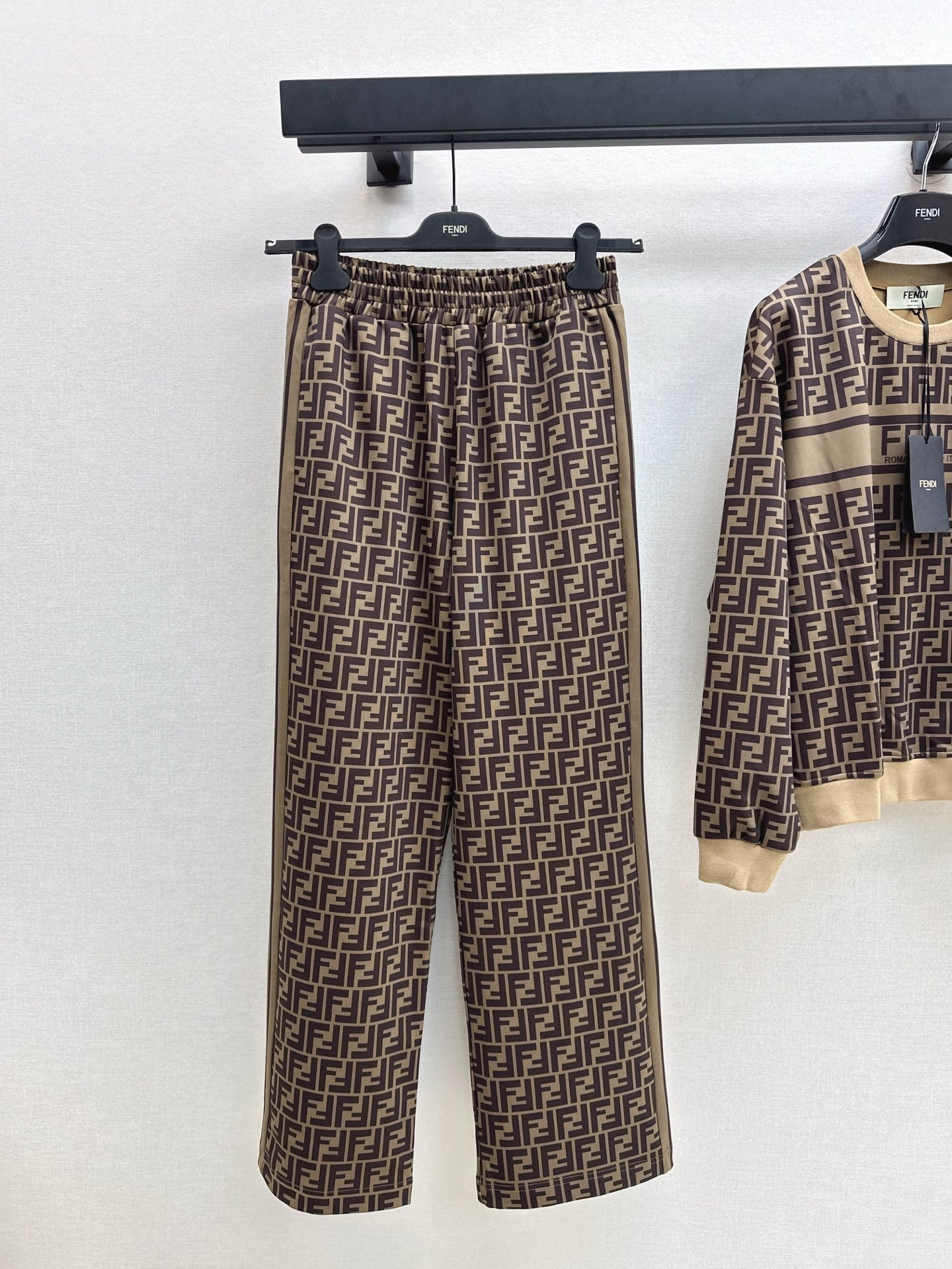 CD NEW  Classic presbyopia suit