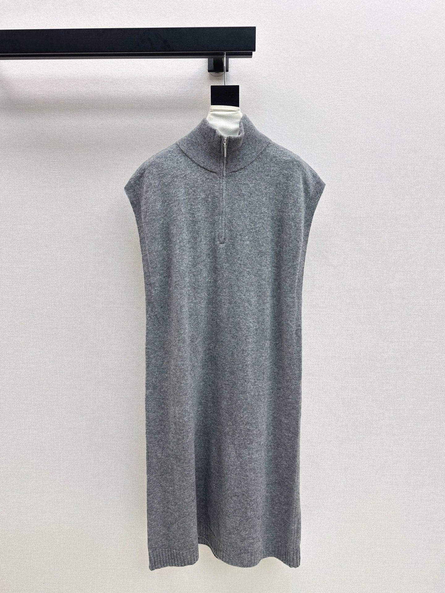 Herm NEW Wool sleeveless dress