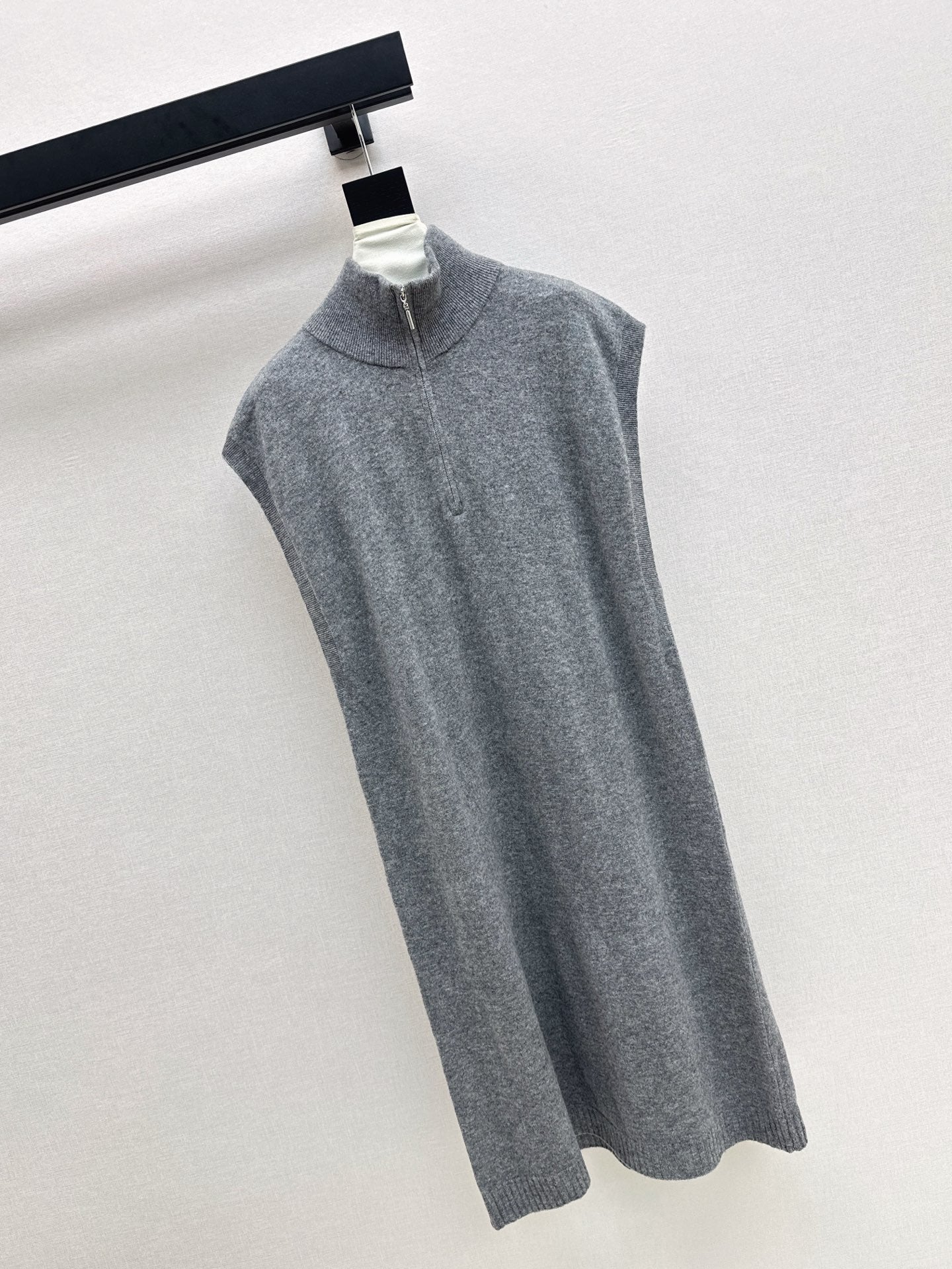 Herm NEW Wool sleeveless dress