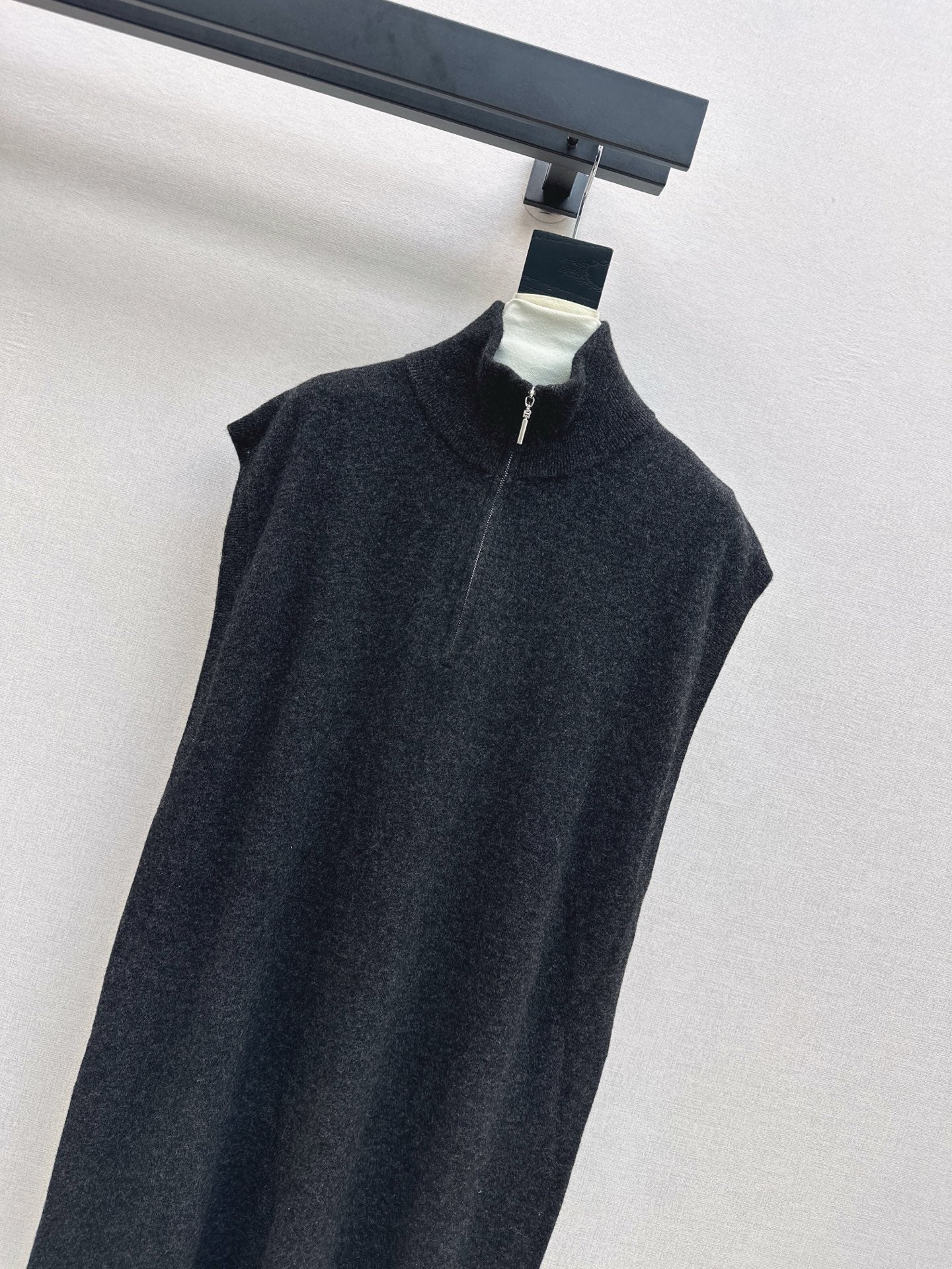 Herm NEW Wool sleeveless dress