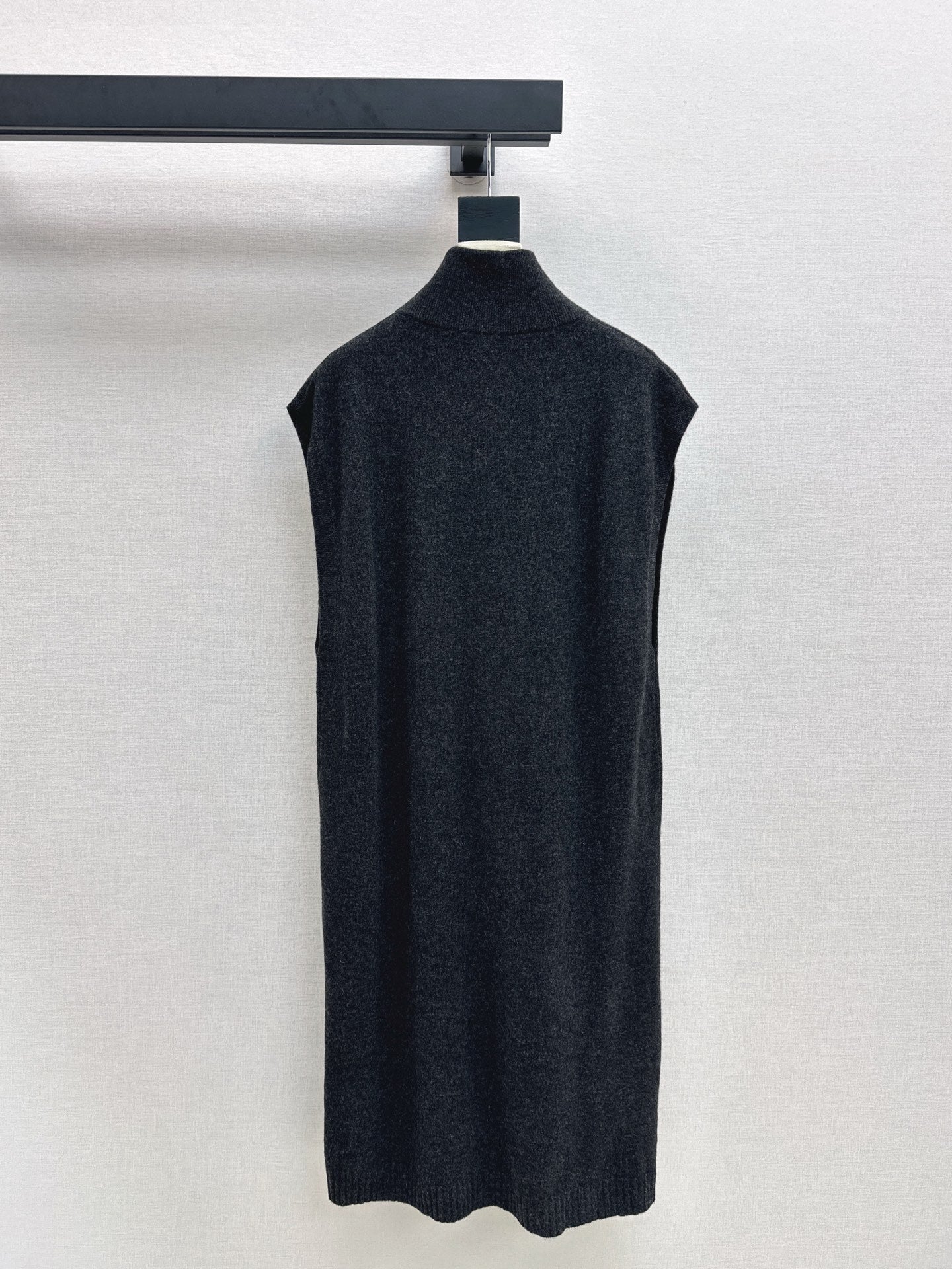 Herm NEW Wool sleeveless dress