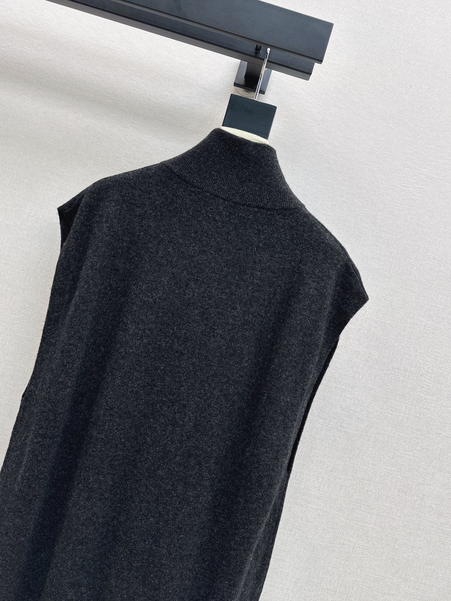 Herm NEW Wool sleeveless dress