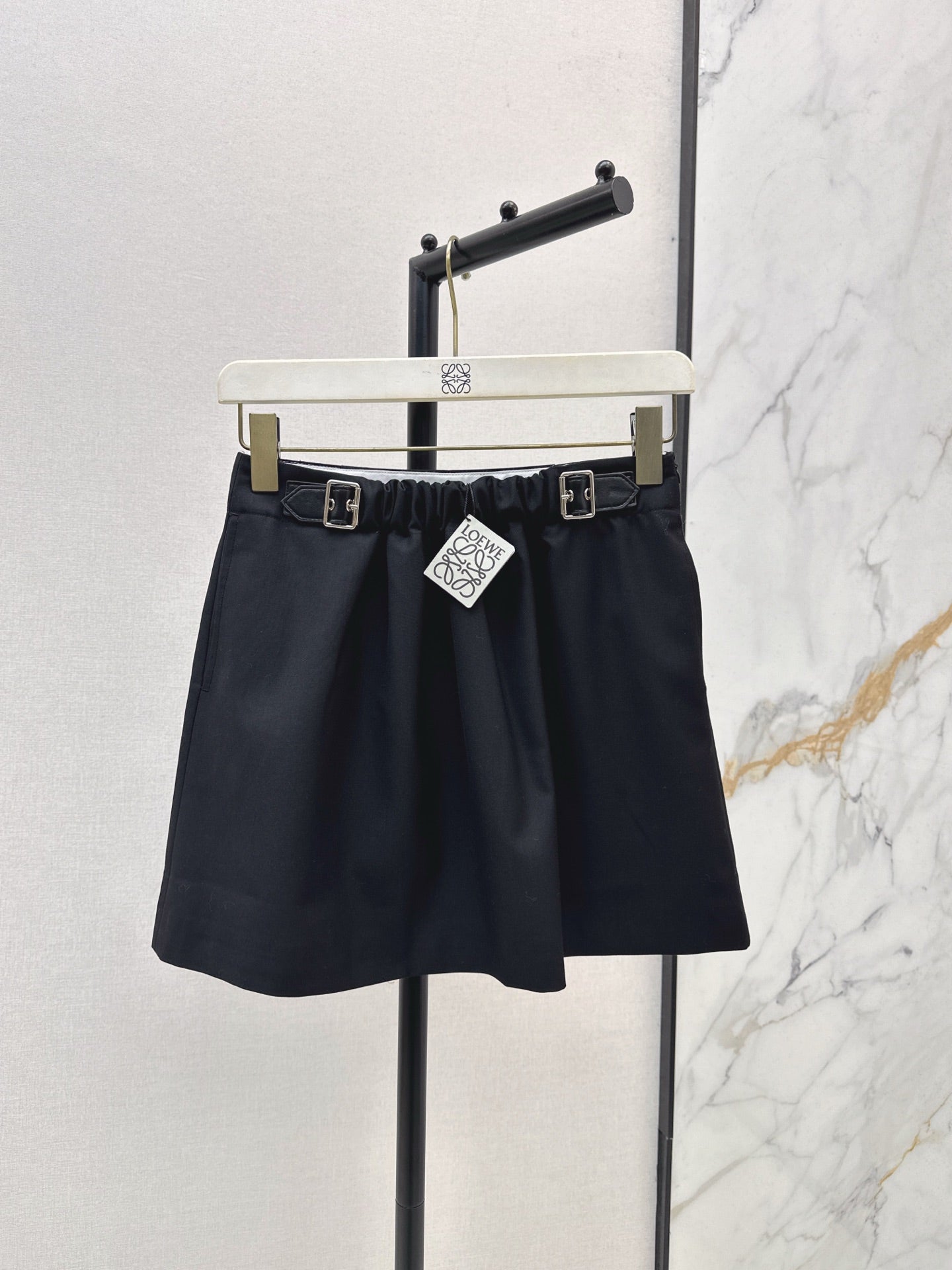 Loe NEW High-waisted skirt