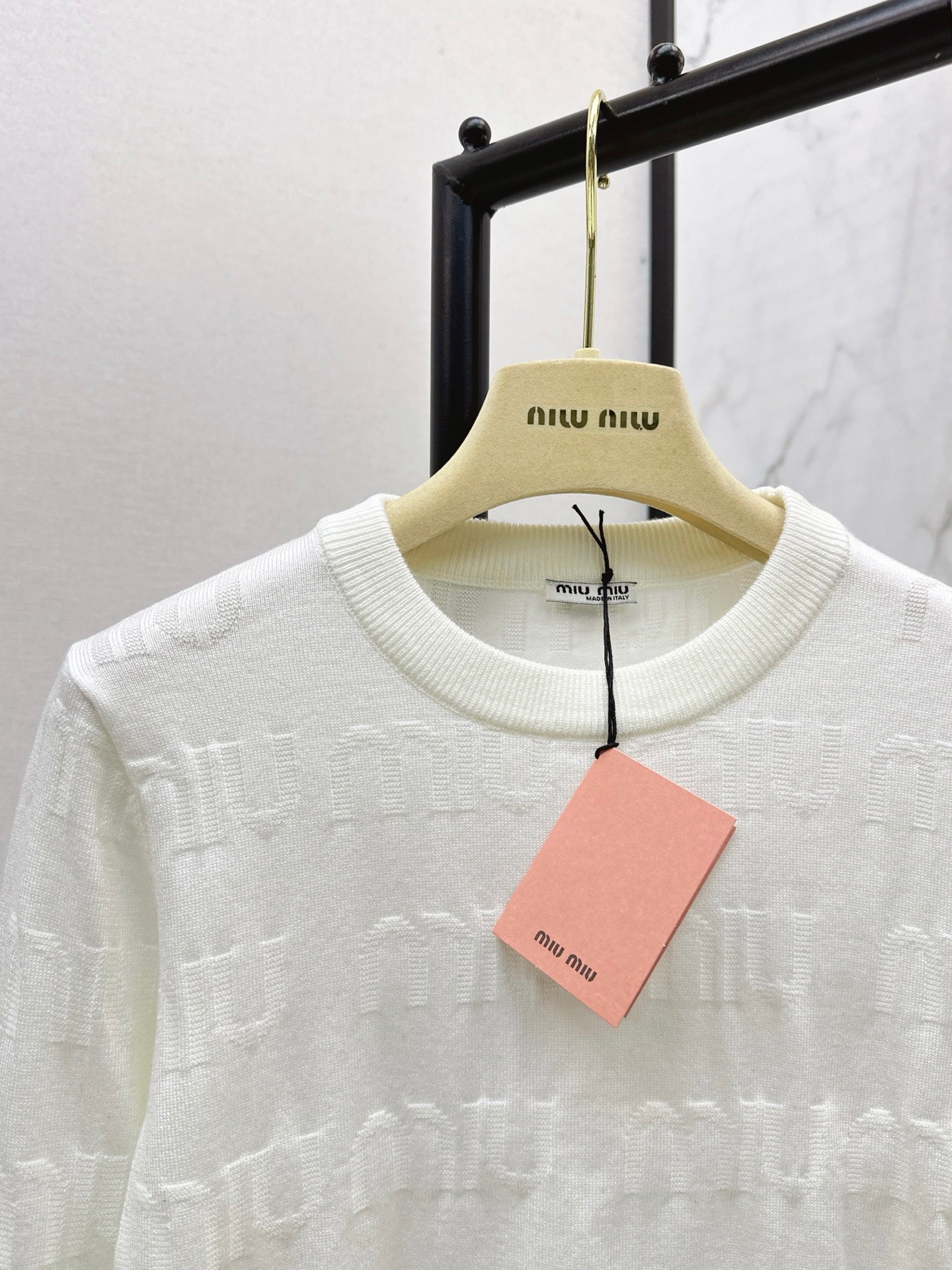 Miu NEW Knit a sweater