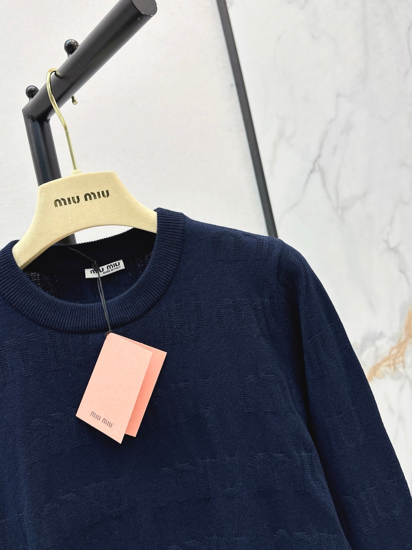 Miu NEW Knit a sweater