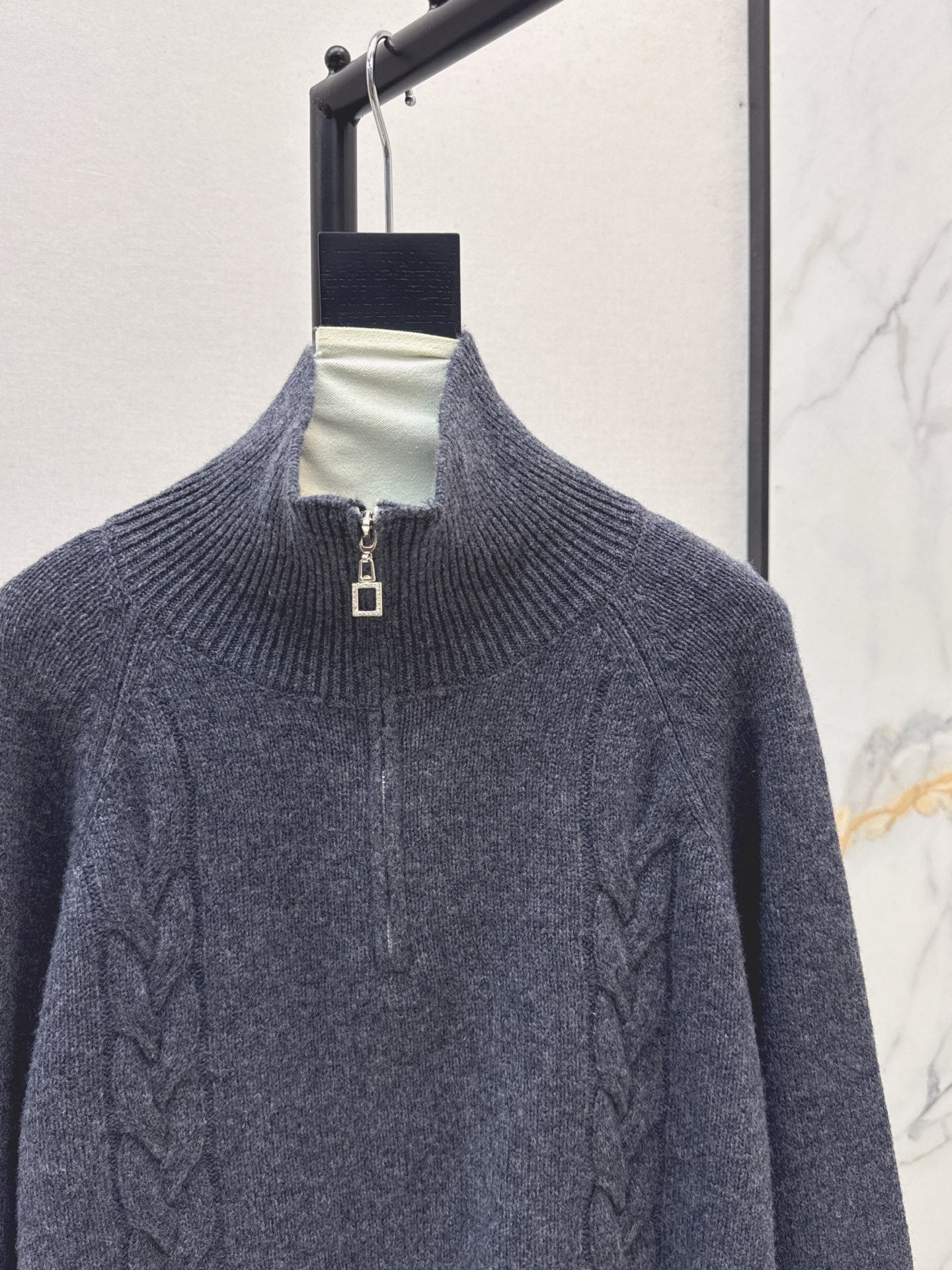 Loro NEW zipper sweater