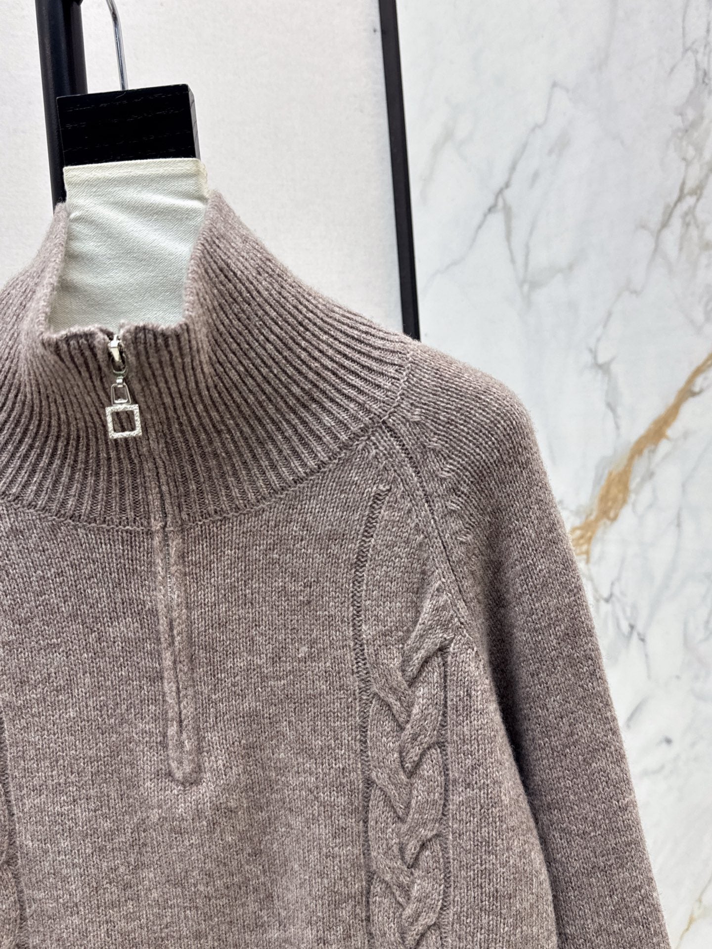 Loro NEW zipper sweater