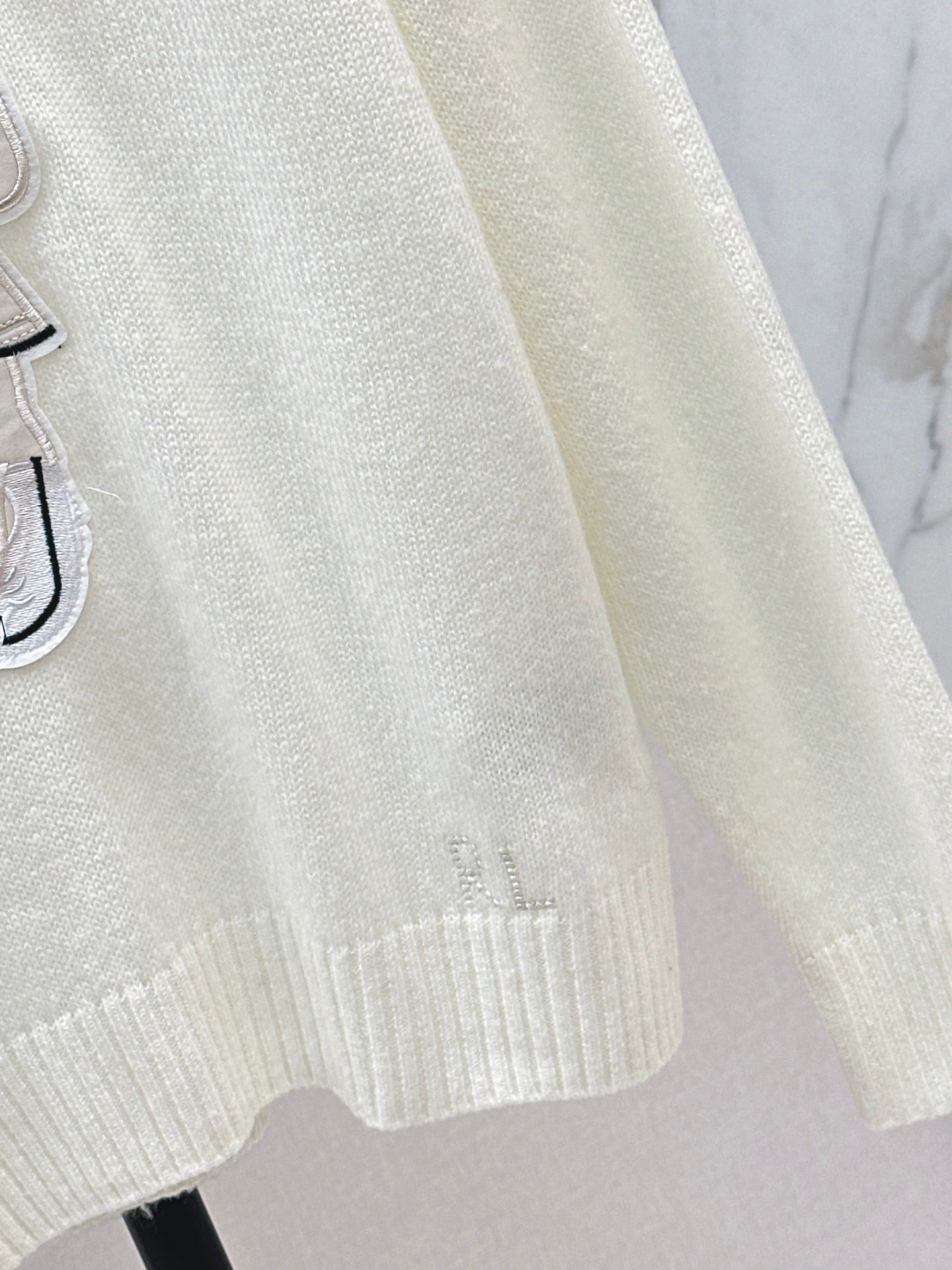 Ra1 NEW bear logo sweater