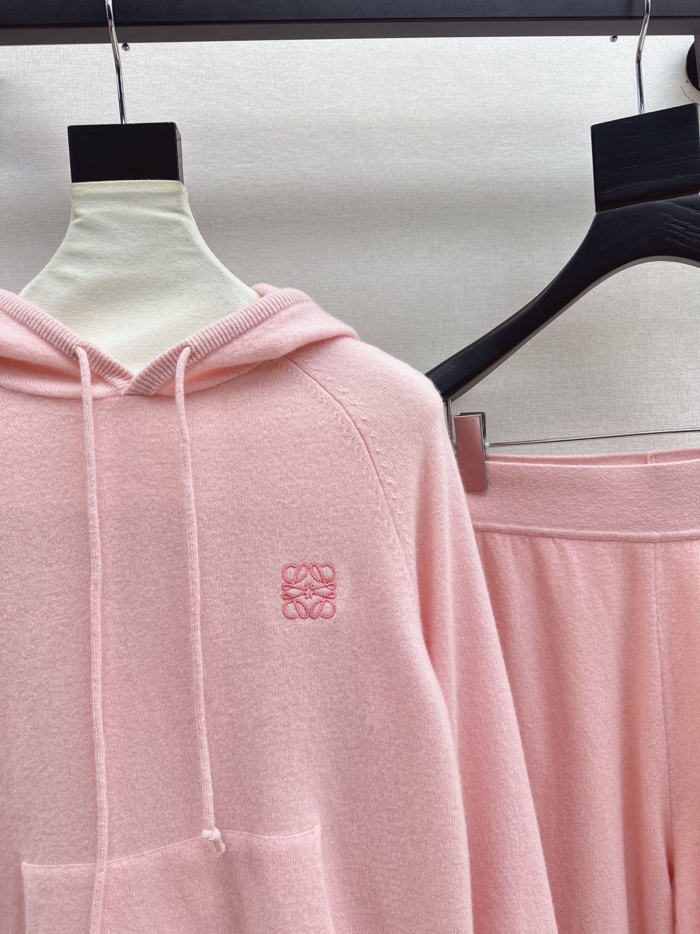 Loe NEW knitted suit