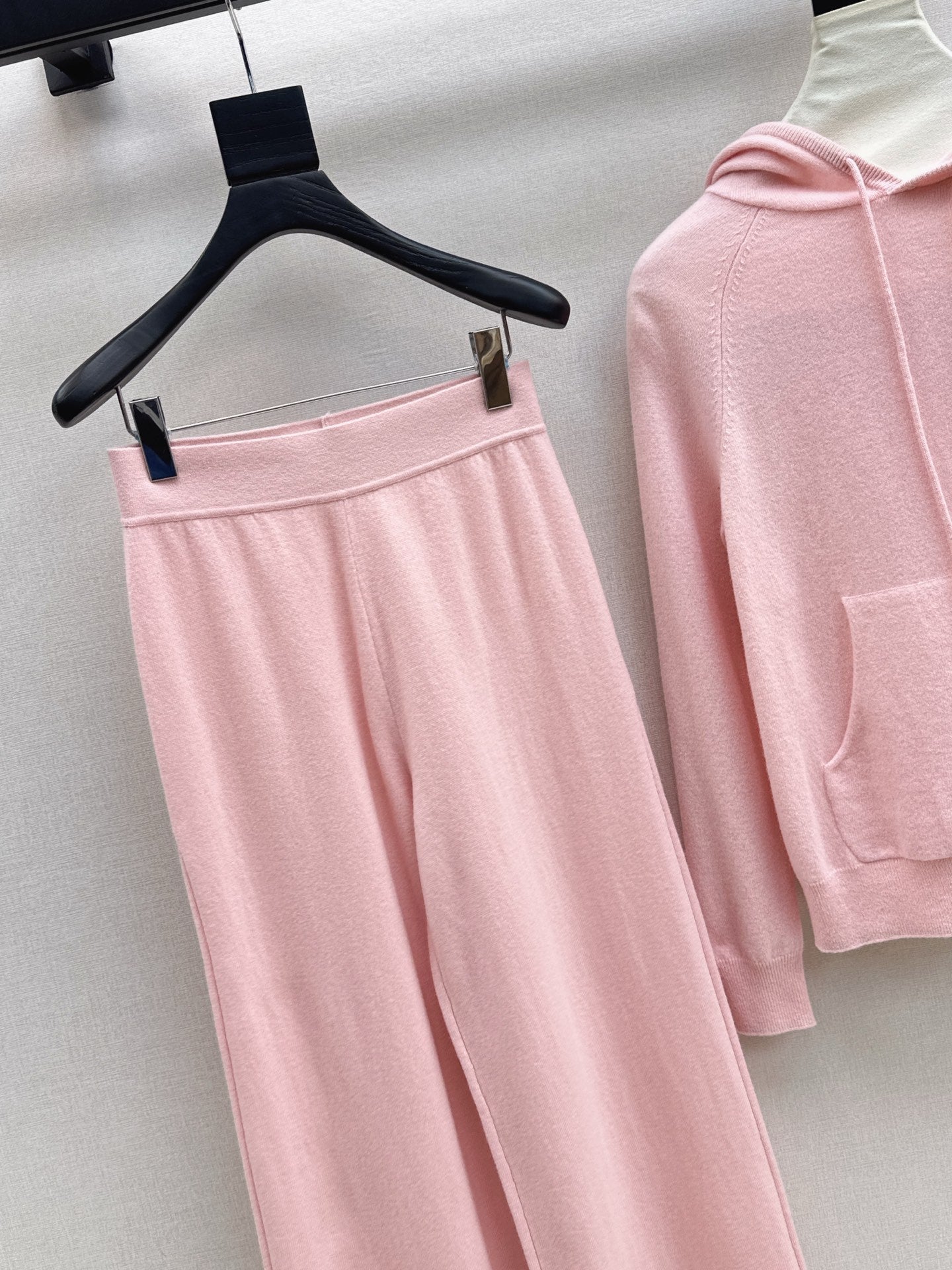 Loe NEW knitted suit