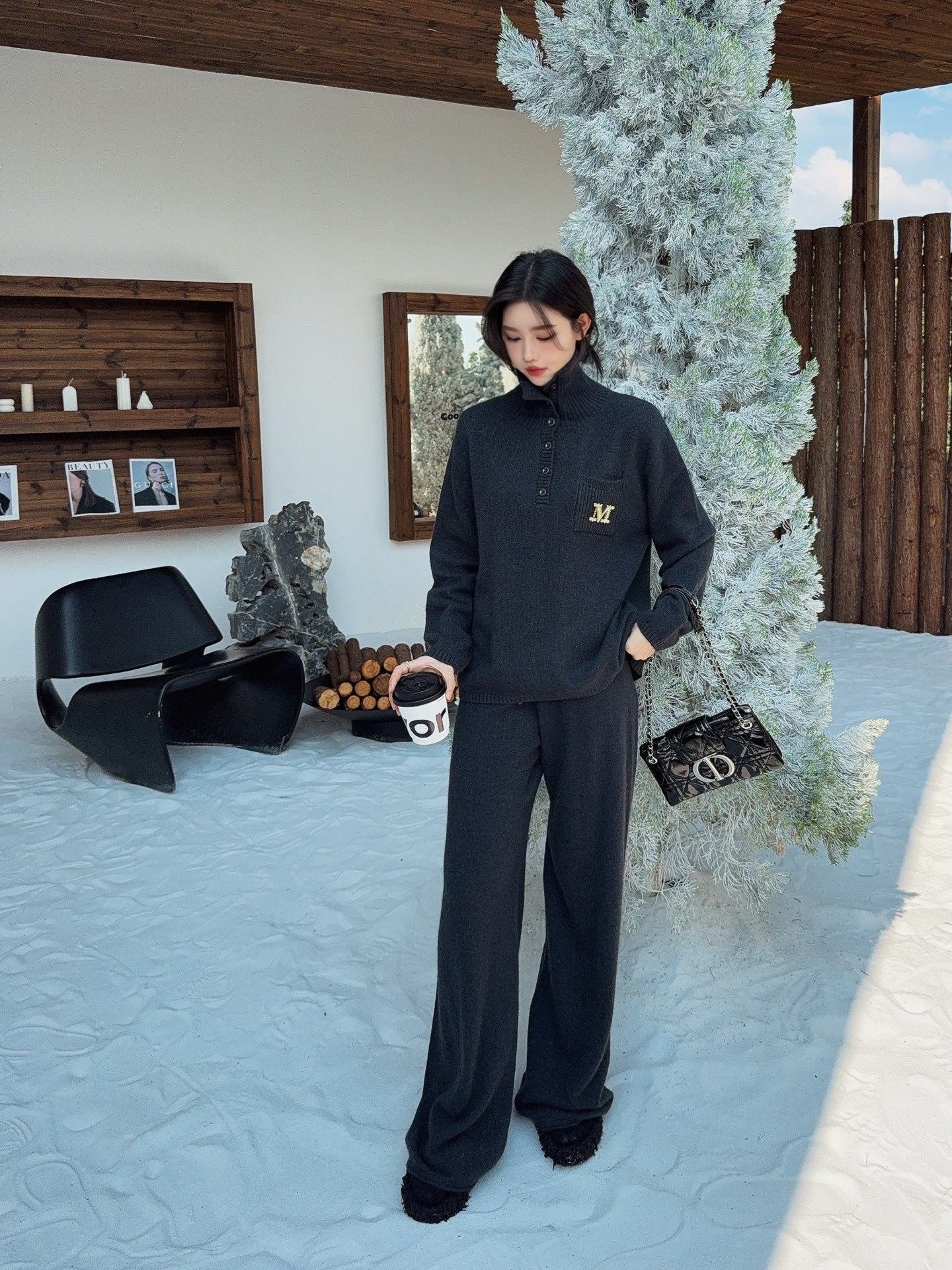 Max NEW knitted suit