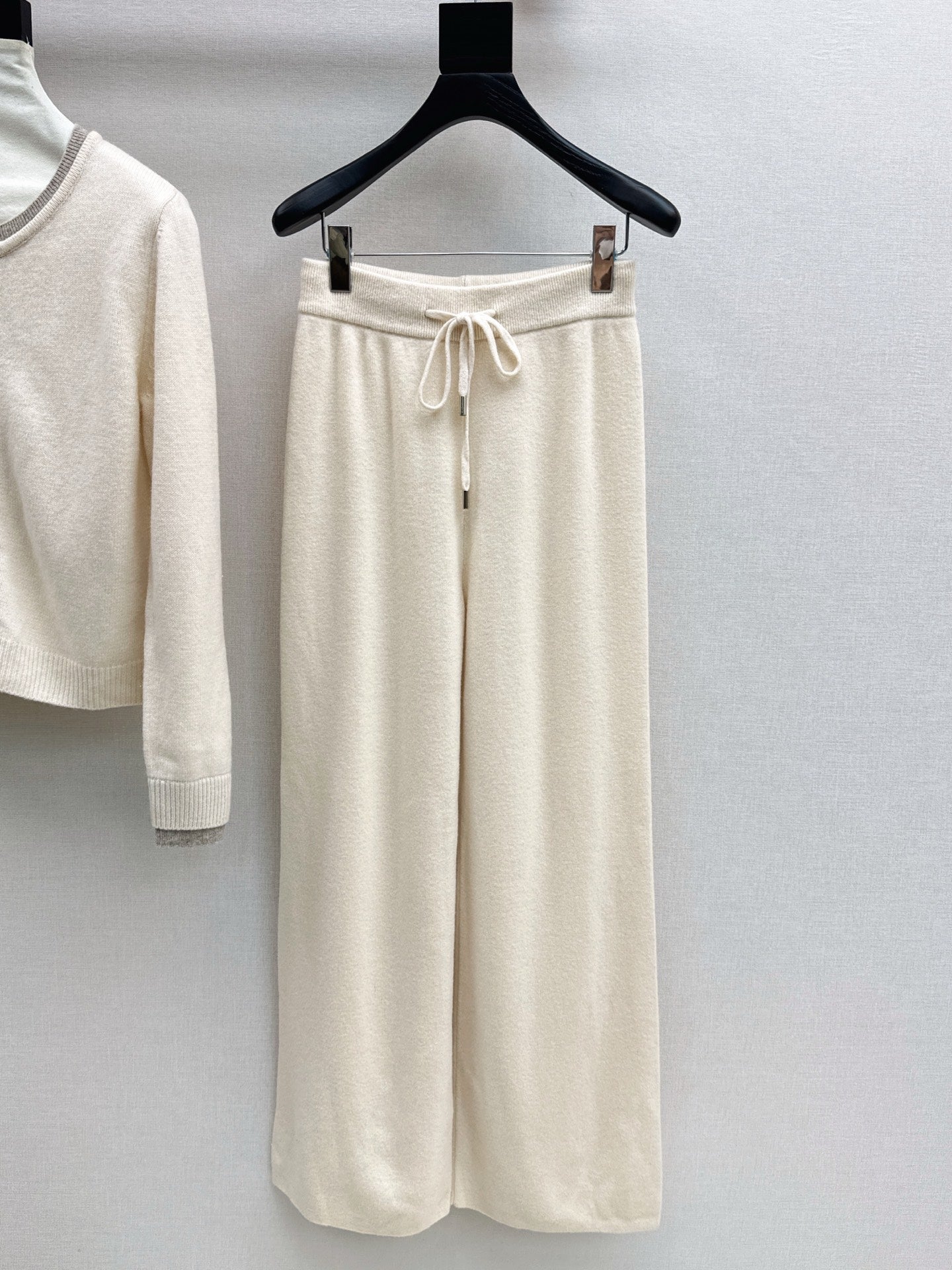 Loro NEW knitted suit