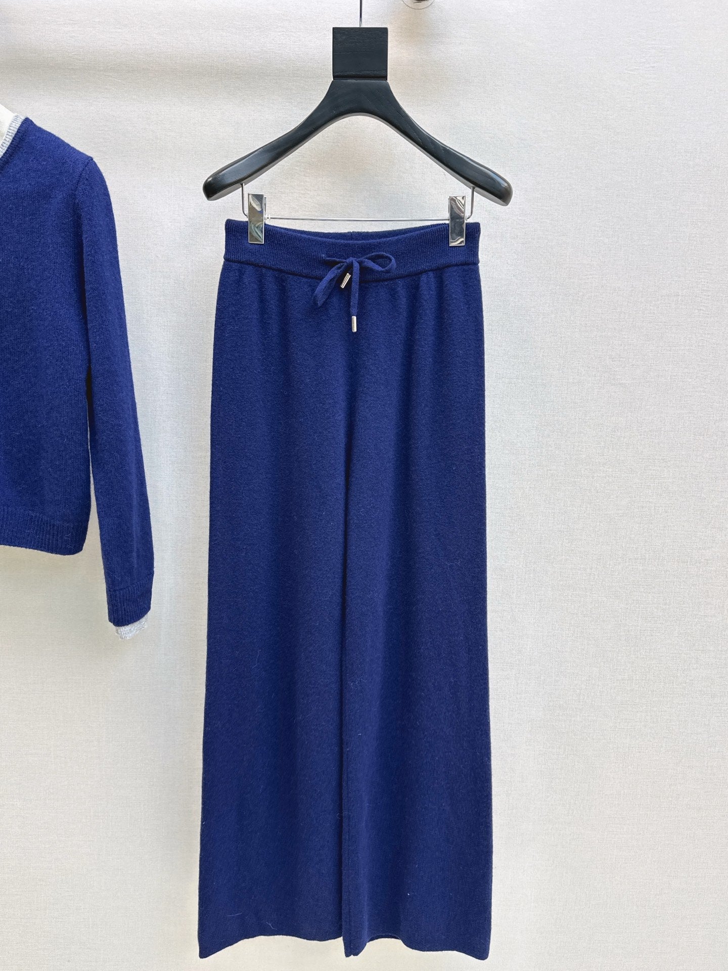 Loro NEW knitted suit