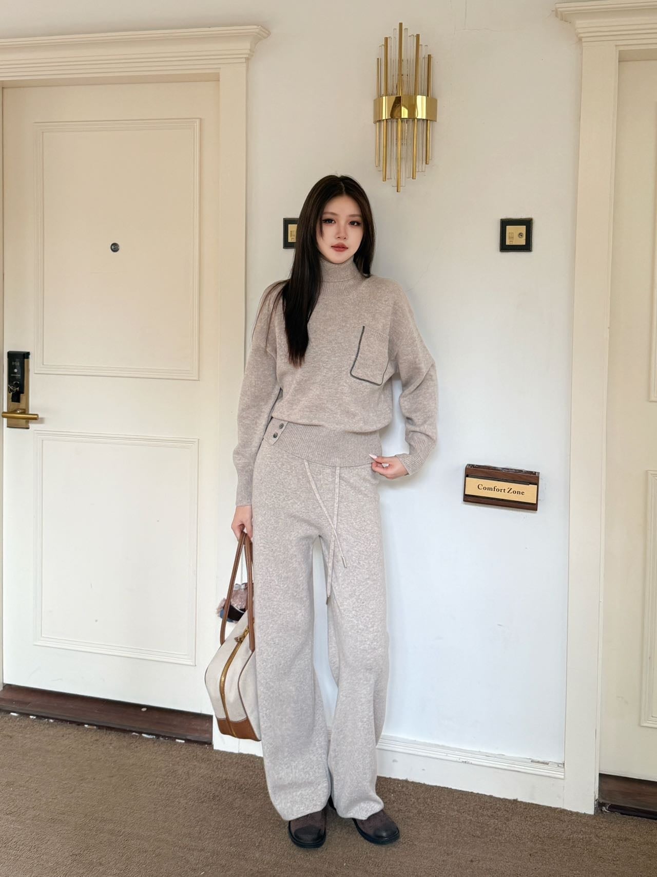 Burne NEW knitted suit