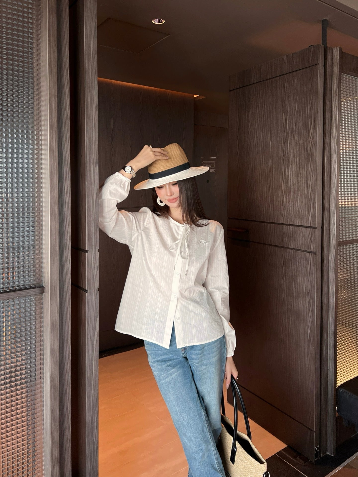 Ce1n NEW button shirt