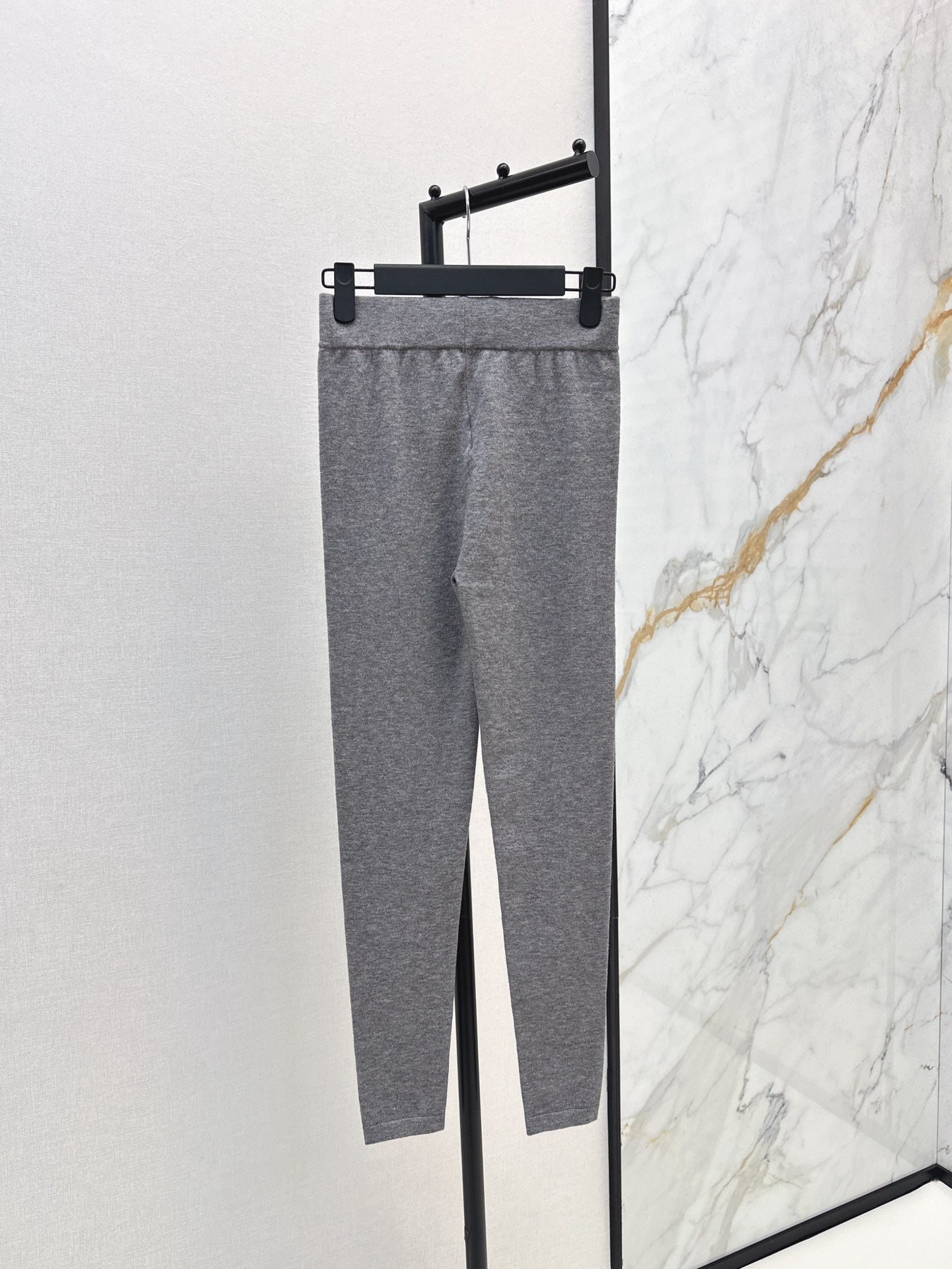 Max NEW Knitted leggings